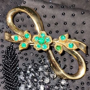 Coro Pegasus Gold Tone Ribbon Bow with Emerald Green Rhinestones